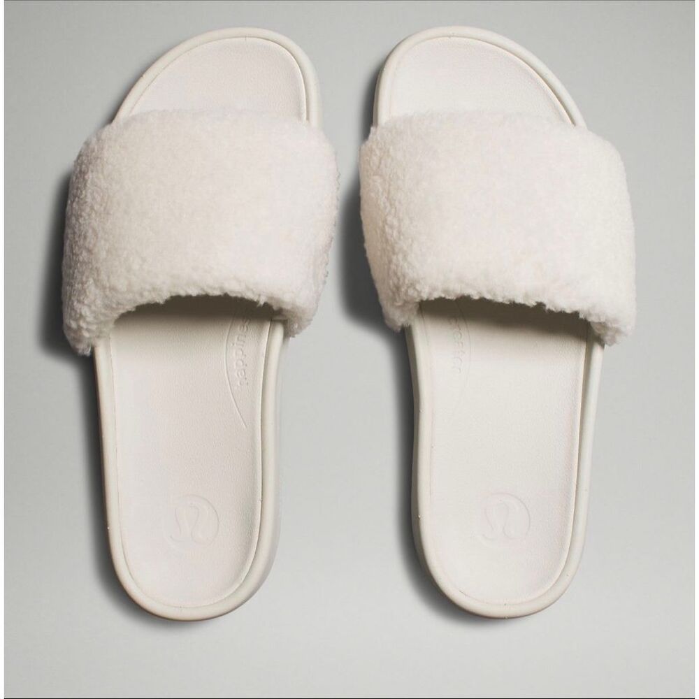 Lululemon Fleece Restfeel Slides Size 7 - Picture 2 of 11